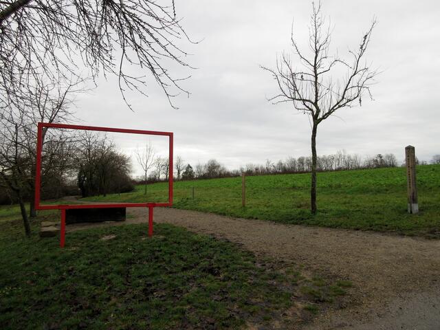 Hier ist zwar die Bank mit dem Birnenzeichen erkennbar, aber das Motiv im Rahmen lohnt sich nicht. Vielleicht kann es jemand erklären?