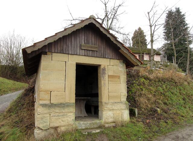 Das Berghäusle etwas unterhalb, hier findet der Wanderer Unterschlupf.