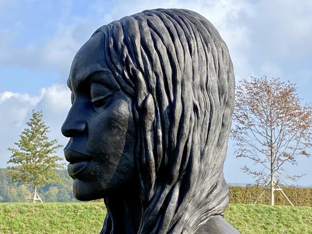 "Die neue Eva" von Helga Vockenhuber