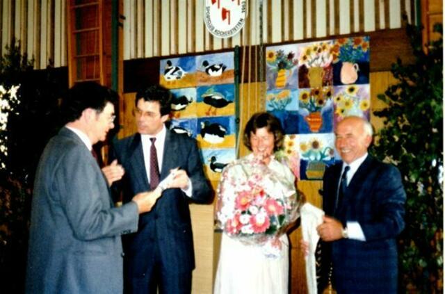 Verabschiedung im Juni 1988; Eugen Ziegler, BM Volker Lenz, Lilo Ziegler, OV Walter Heller in der festlich geschmückten Kelter