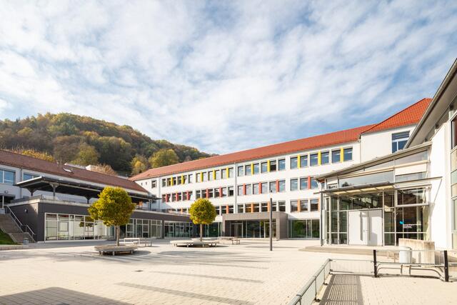 Georg-Wagner-Schule Gebäude am Berg