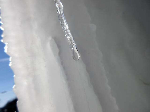 Die Sonne heute war für uns sehr angenehm, für die Eiswelten bedeutet sie das Aus.