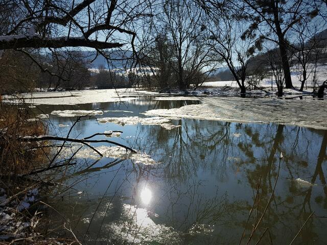 Februar _ Am Kocherknie mit Eis und Sonne