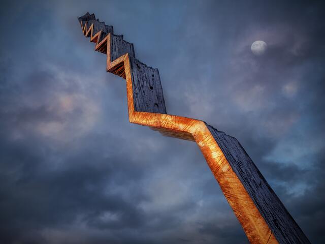 Von unten nach oben: Mit dem Blick aus der Froschperspektive  auf die Skulptur "Die Treppe" hat Rüdiger Reingräber den Fotowettbewerb gewonnen. | Foto: Rüdiger Reingräber