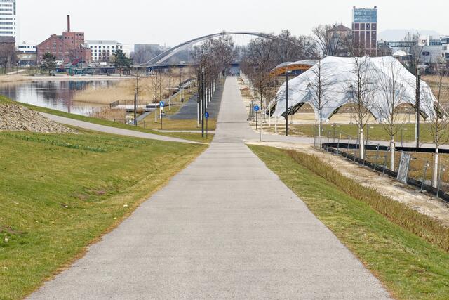 deswegen heißt der Neckarbogen Neckarbogen ;-)