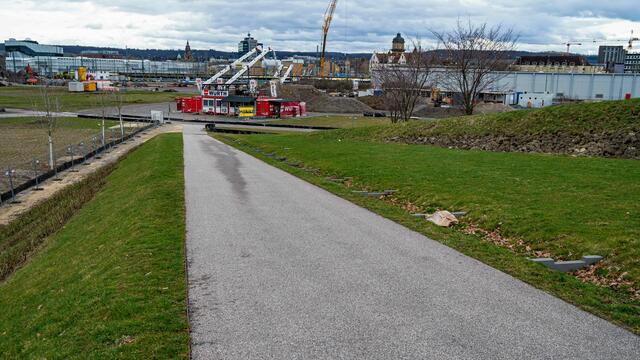 BuGa-Brücke vom Neckarbogen aus aufgenommen