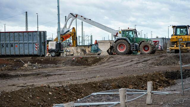 BuGa-Brücke vom Neckarbogen aus aufgenommen