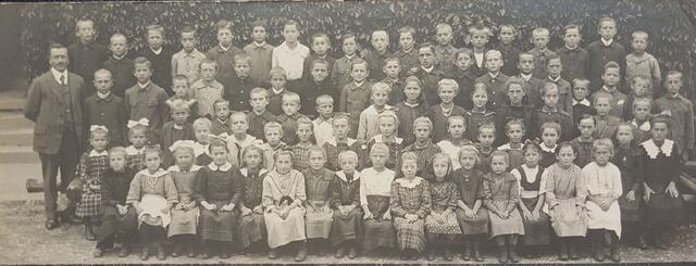 Oberklasse (=Klassenstufe 4-7), 81 Schüler,