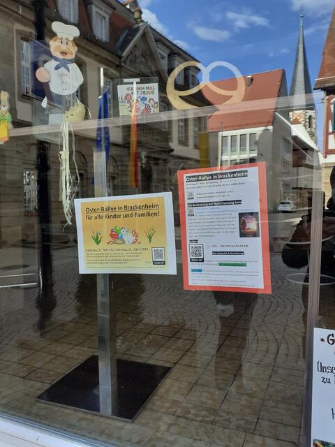 Aushang für die Aktion der Oster-Rallye im Schaufenster der Bäckerei Kern. Hier kann man auch ein Oster-Ausmal-Bild und Tipps zur Gestaltung des Osterfestes abholen.