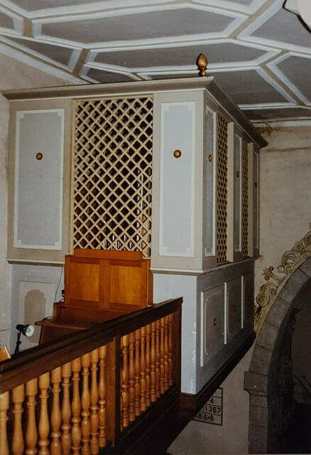 Die Orgel, gebaut 1838 von Wilhelm Overmann, Heidelberg, zunächst eingebaut in die Kirche von Schönau bei Heidelberg, 1895 kommt die Orgel nach Kocherstetten, erste Restaurierung 1962 von Firma Gebrüder Link. Fotografin: Ute Hannemann, Kocherstetten