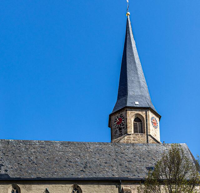 Schiefer Kirchturm von Bönnigheim