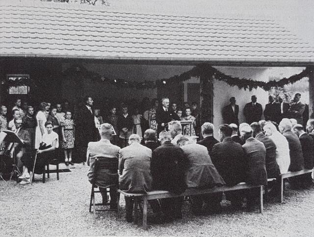 Am 31.August 1952 fand die Einweihungsfeier zum Schulhausanbau statt.  Quelle: Heimatbuch Künzelsau Band II, Jürgen Hermann Rauser, 1984, S.391, Abbildung 650