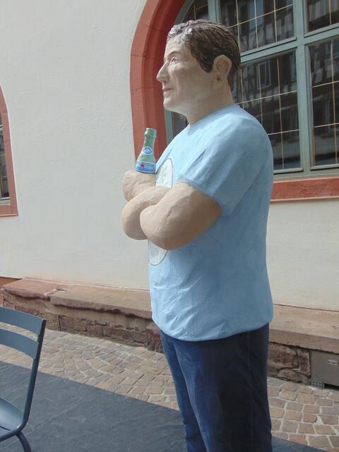 Na, denn Prost, junger Mann!