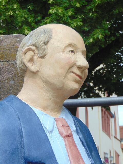 ... und auch er sieht glücklich und sehr zufrieden aus.