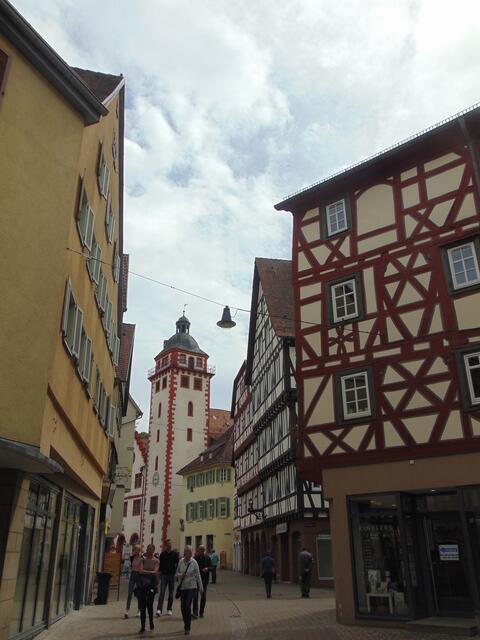 Blick zum Marktplatz mit dem Rathausturm
