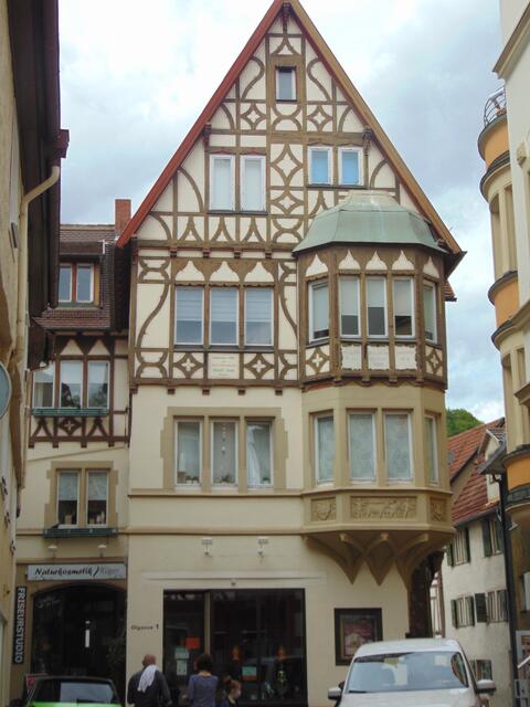 Diese hübsche Fachwerkhaus mit derm Erker hat mich zum Fotografieren gereizt. Ich meine aber, auch Daniela Somers konnte diesem hübschen Haus nicht widerstehen und hat es ebenfalls fotografiert.