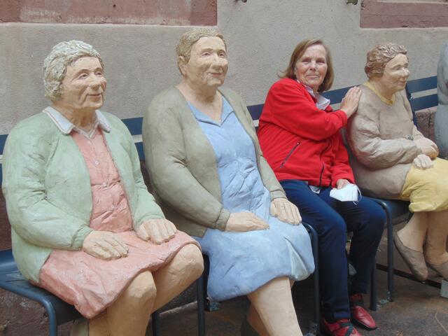 Aber auch ich habe mich gerne in ein Schwätzchen verwickeln lassen.