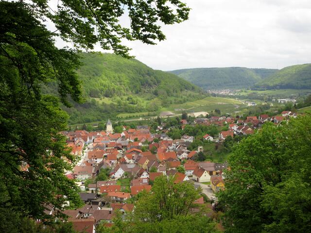 Blick auf Gruibingen. Die ursprüngliche Tour, die wir gefunden hatten, wäre dort unten gestartet... wir zogen es vor weiter oben zu kreisen.