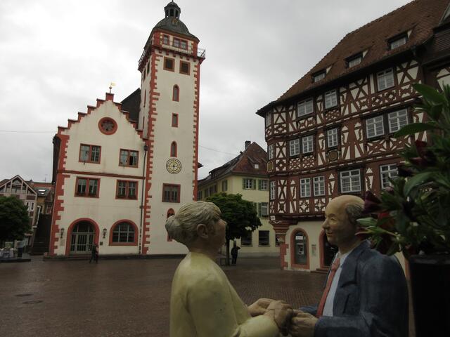 Mosbach fast für uns alleine. Traurig die zwar geöffneten, aber doch überwiegend leeren Geschäfte...