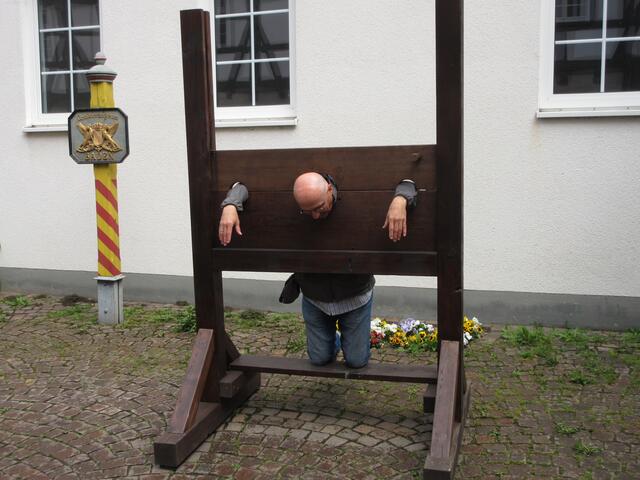 Das ist einer zwischen die Württembergischen und Badenischen Fronten geraten... das sieht nicht gut aus.