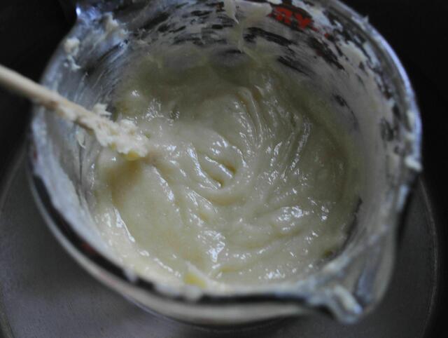 Rühren bis die Creme vollständig erkaltet ist. | Foto: Daniela Somers