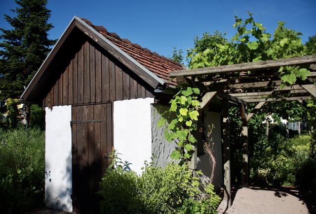 Wengerterhäuschen gebaut von Nordheimer Bürgern für den Blumensommer 2003.