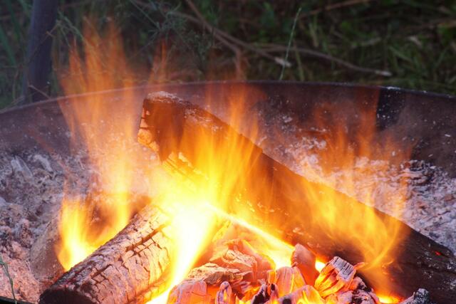 Schwarz-Rot-Goldenes Feuer