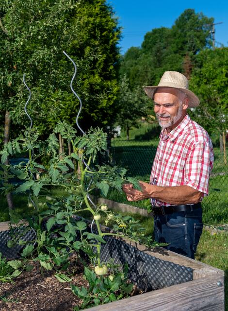 Ein Hochbeet gehört auch zum Garten. | Foto: Mario Berger