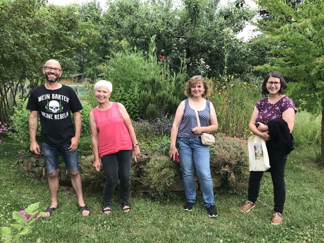 Heimatreporter unter sich: Am Ende des Abends plauschten die Heimatreporter noch eine Weile: Magnus Diller, Anneliese Herold, Sigrid Schlottke und Sarah Peters. | Foto: Katja Bernecker