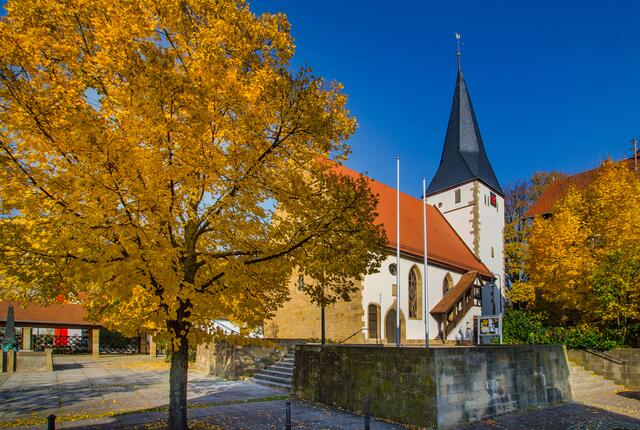 Schwarz - Rot - Gold  (und ein bisschen blau) * Lambertuskirche in Pfaffenhofen