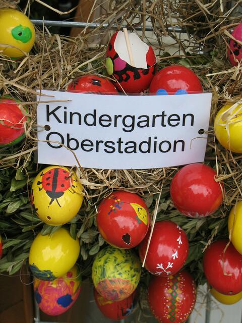 Osterei mit Marienkäfer
