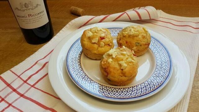 Zucchini-Paprika-Muffins mit Feta, Teig mit Backpulver https://meine.stimme.de/kuenzelsau/ratgeber/zucchini-paprika-muffins-rezept-fuer-die-optimierte-version-d108143.html