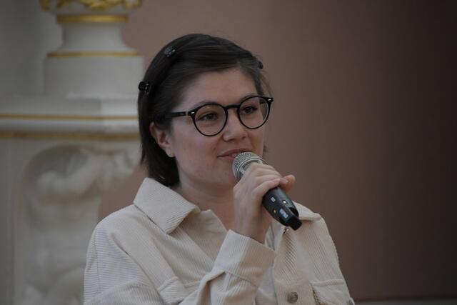 Volha Malykha erhält einen Preis für ihren Wettbewerbsbeitrag | Foto: Frank Lutz