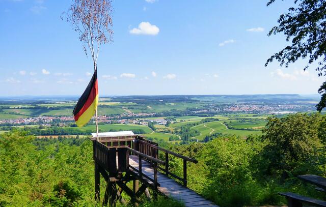 Herrliche Ausblicke im Heilbronner Land - weißer Steinbruch Pfaffenhofen