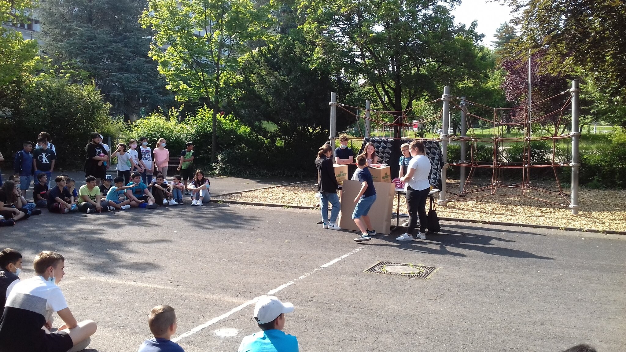 Theaterstück „Un marché super“ an der FritzUlrichSchule Heilbronn