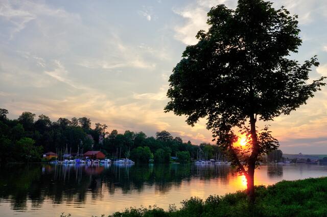 Abendstimmung am Lauffener Bootshafen