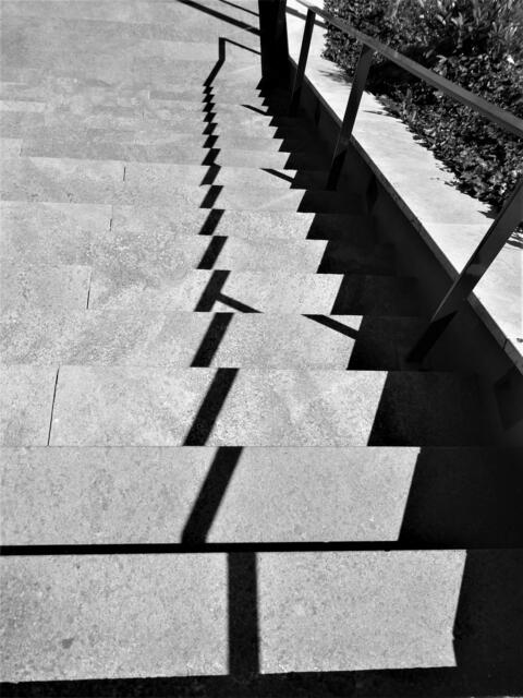 Geländer-Schatten St. Kilian Kirche Böckingen