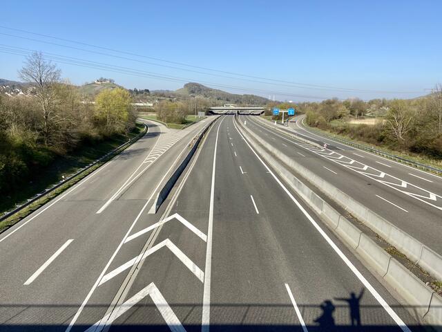 Die Autobahn gehört den Fussgängern! ( Mai 2020)