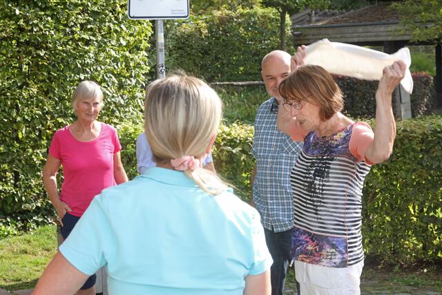 Waschungen mit einem dünnen Waschlappen kann jeder auch daheim gut nachmachen. | Foto: Ralf Seidel