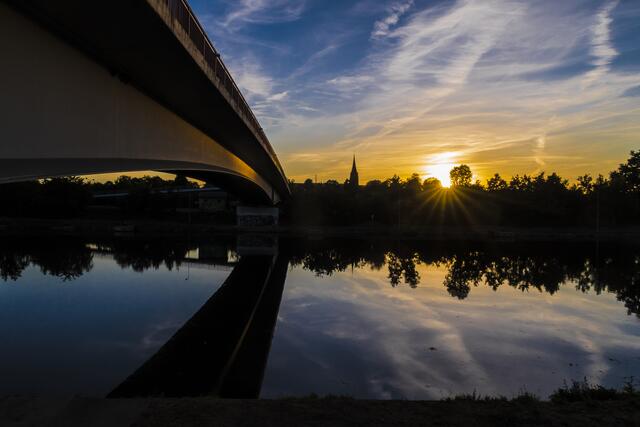 Schattenspiel an der Erwin-Fuchs-Brücke
