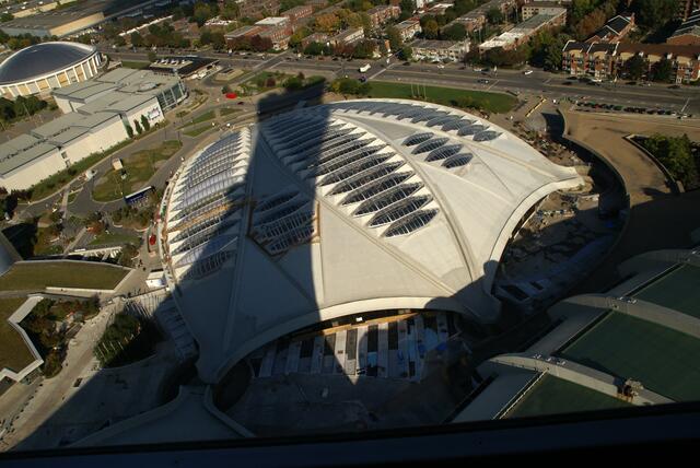 der schräge Olympiaturm von Montreal