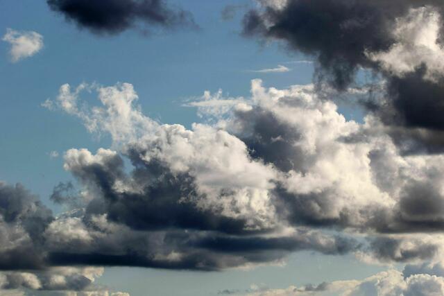 Schattige Wolken