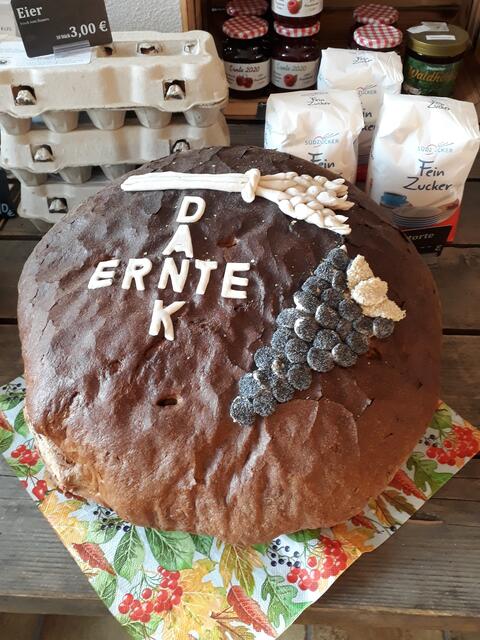 Erntedank, Bäckerei in Hausen