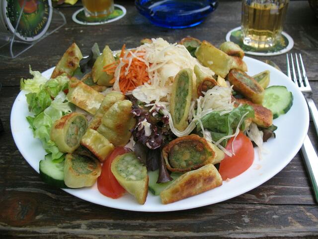 Typisch schwäbisch mit gebackenen Maultaschen (im Gasthaus)