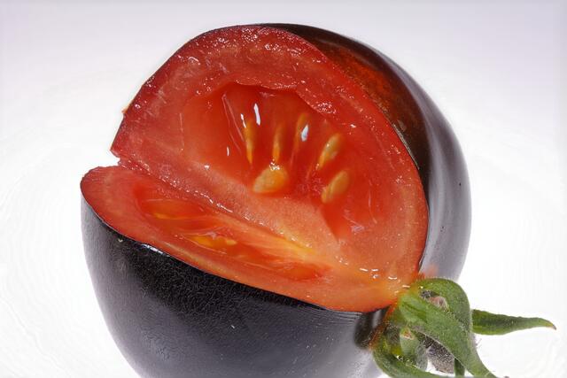 Schwarze Tomate