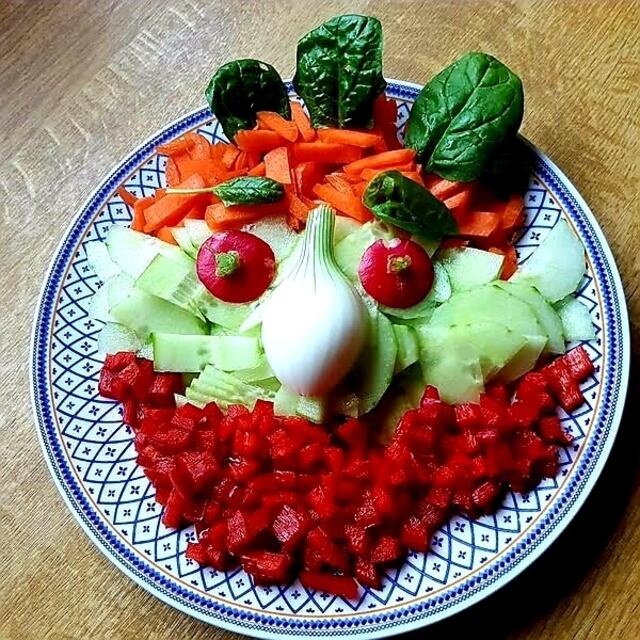 SchnippelBild oder "Frisch, roh und bunt = GESUND"