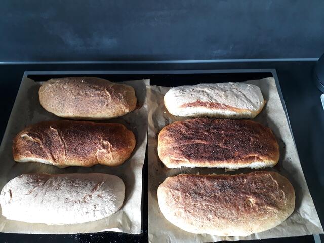 Einladung beim Enkel mit selbstgebackenem Brot