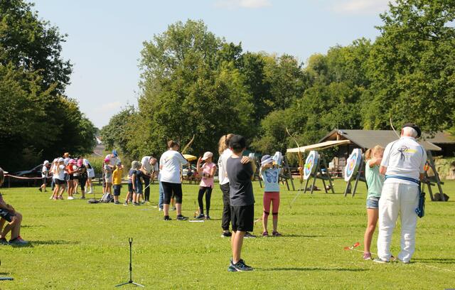 Einweisung durch die Vereinsmitglieder und die ersten Versuche.