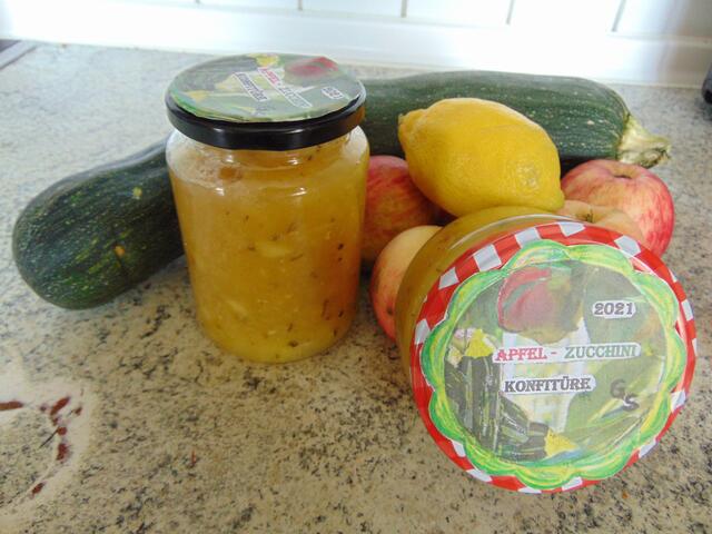 Ein besonderer Brotaufstrich ... Zucchini-Apfel ... pur oder auch lecker zu Käse.