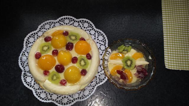 Ich liebe den "altbackenen" Obstkuchen und bereite ihn, inklusive des Bisquitbodens gerne selber zu.
